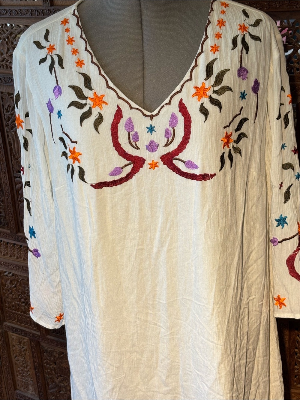 Embroidered White Cotton Tunic Dress with Multicolor Floral Detail - Picture 2 of 5
